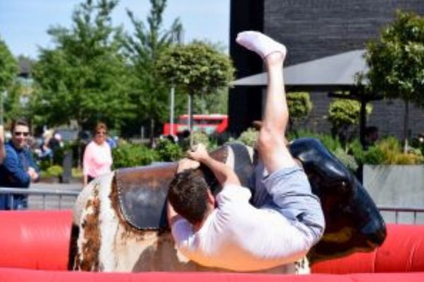 Alquiler de toro mecánico en Barcelona
